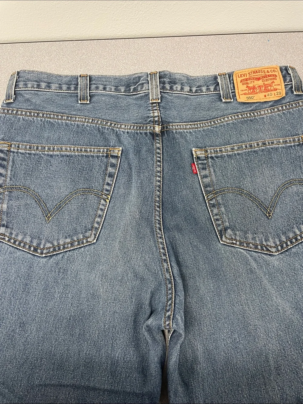 Levi's 550 Men's Straight Jeans - Medium Blue Denim with Tan Patch40x25